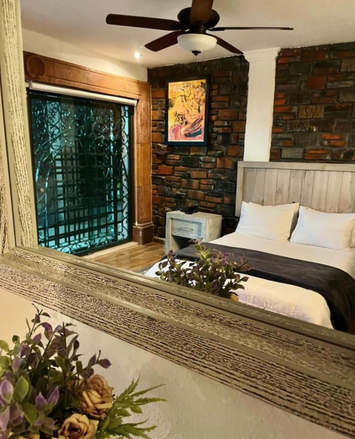 Отель Casa Carmona 33 Керетаро Экстерьер фото